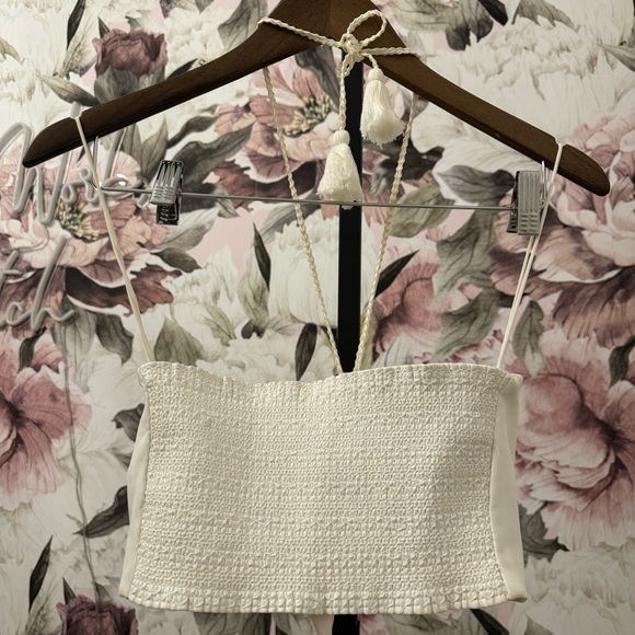 Alice + Olivia Livia Vegan Leather Crop Top - Picture 5 of 7